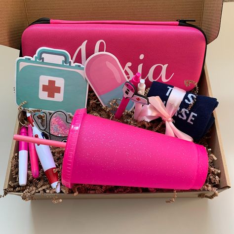 graduation basket ideas, graduation gift basket ideas, graduation gift basket ideas, high school graduation basket ideas, college graduation basket ideas, graduation gift basket ideas for him, graduation gift basket ideas for her, graduation basket ideas for him