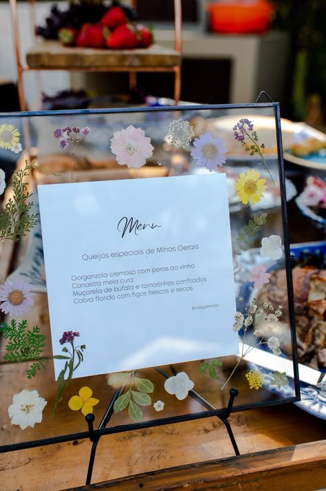 pressed flower crafts, dried flowers ideas, pressed flowers, dried flowers ideas decor, what to do with pressed flowers